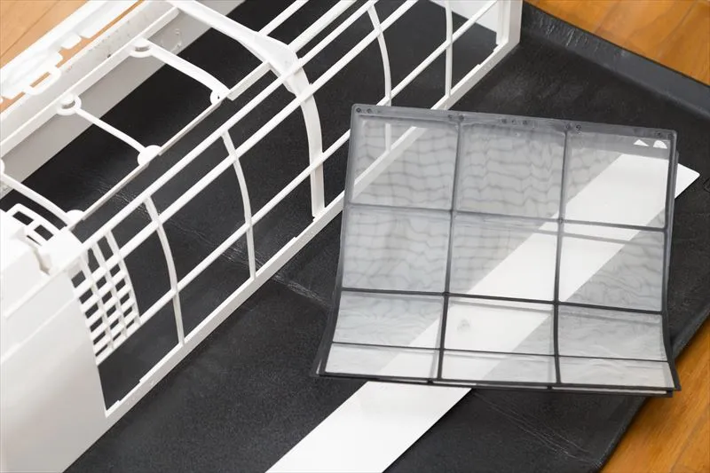 エアコンフィルターを交換するサインは？